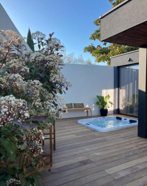 Lodge Valbelle, maison indépendante avec jacuzzi